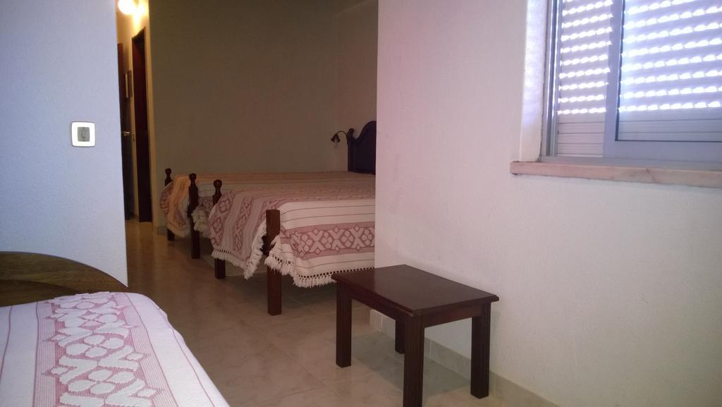 ホテルResidencial Gabriel サンティアゴ・ド・カセーン 部屋 写真