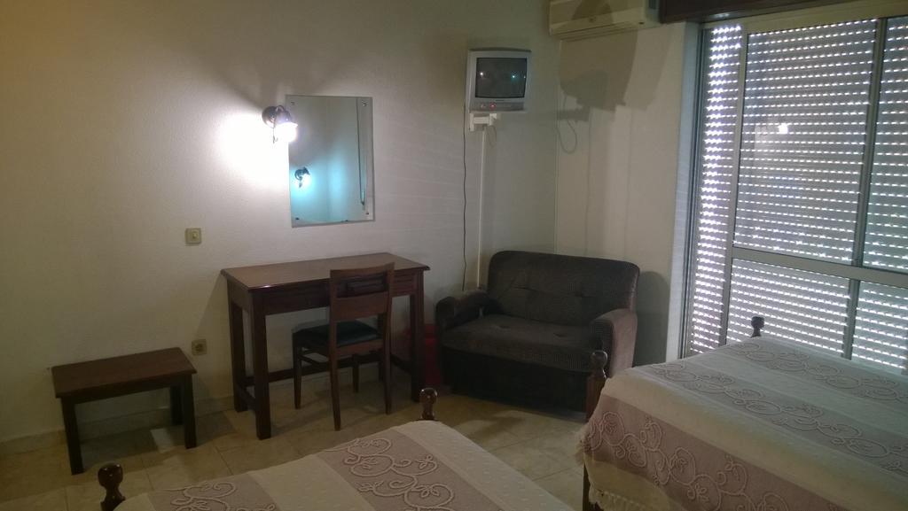 ホテルResidencial Gabriel サンティアゴ・ド・カセーン 部屋 写真